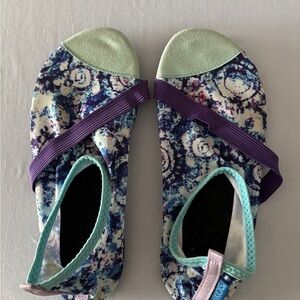 Vibrant Women's Water Barefoot Shoes with Purple and Mint Accents